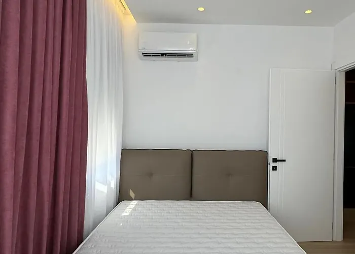 Botanic View アパート ティラナ